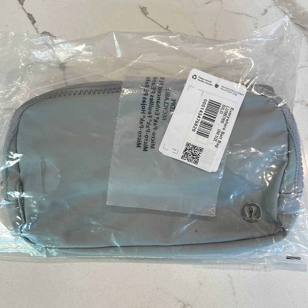 Lululemon Everywhere Belt Bag